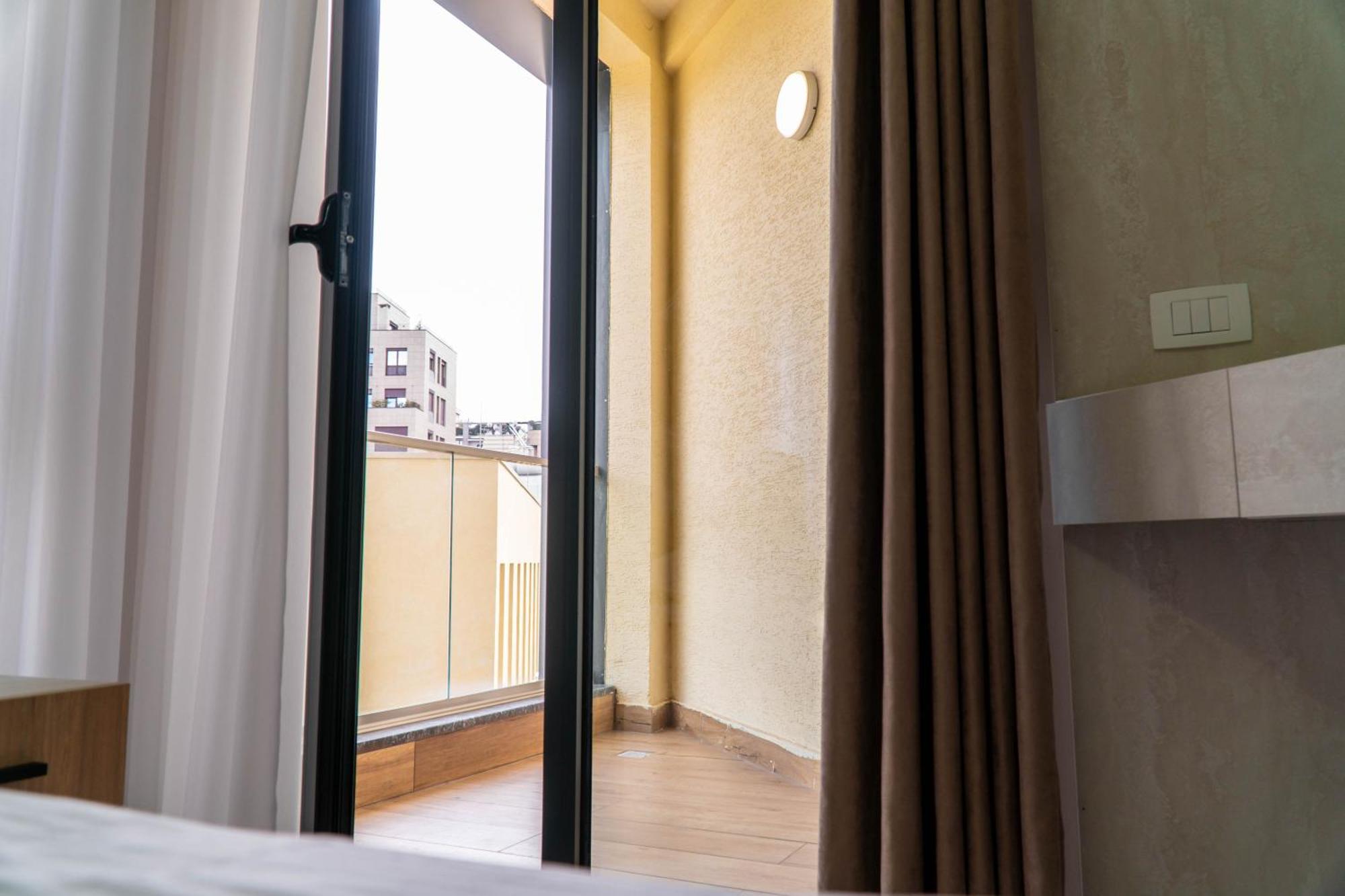 Apartment Signature 10 *